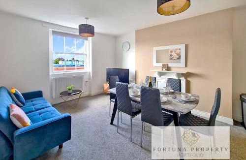 Cheltenham Apartment | Margaret's Loft by Fortuna Property
