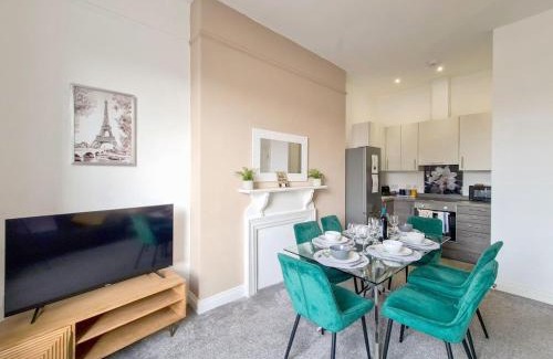 Cheltenham Apartment | Margaret's Quattro by Fortuna Property