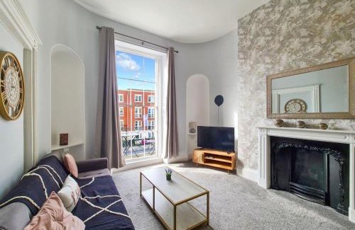 Cheltenham Apartment | Margaret's Terrace by Fortuna Property