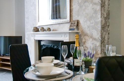 Cheltenham Apartment | Margaret's Terrace by Fortuna Property
