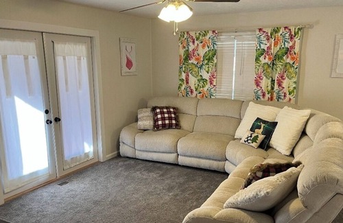 Clarkson House | Margaritaville lake house on Nolin Lake.