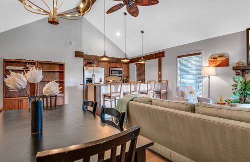 Osage Beach Ski Chalet | MARGARITAVILLE RESORT Tan-Tar-A LAKEFRONT 3BD 3bath-NEW SPA kayaks & fireplace!