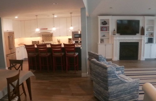 Margate City House | Margate Elevator Close to Beach 4 Bed 3 1/2 Bath Lg Pool Grill full kitchen