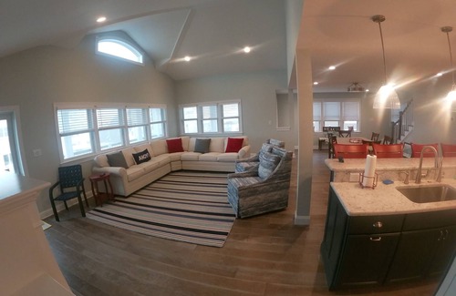 Margate City House | Margate Elevator Close to Beach 4 Bed 3 1/2 Bath Lg Pool Grill full kitchen