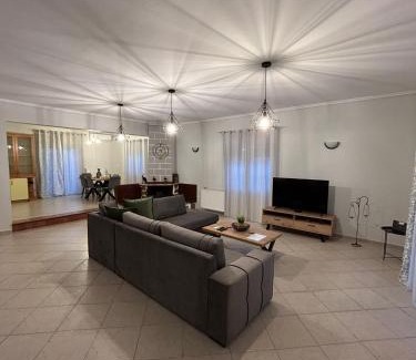 Perea Villa | Margaw's Villa 600m from the beach