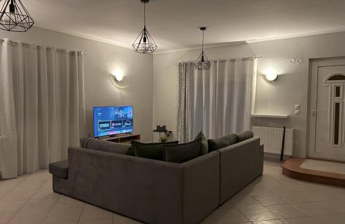 Perea Villa | Margaw's Villa 600m from the beach