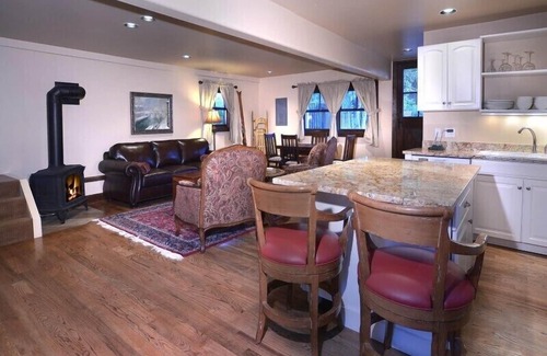 Crested Butte Cabin | Margeaux`s Cottage/Cutest Cabin in CB! Only 1 BLK Off Elk