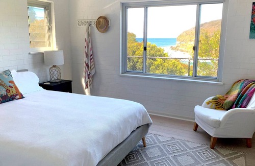 Macmasters Beach Apartment | Margie's Place. Very Short Stroll to Beautiful Macmasters Beach