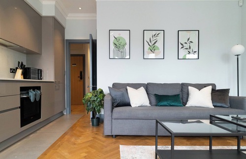 Hammersmith and Fulham Apartment | Margravine Gardens by Viridian Apartments