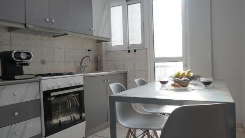 Petralona Apartment | Maria's Ethereal Place