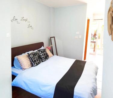 Santa Fe Hotel | Maria's Inn Deluxe Room