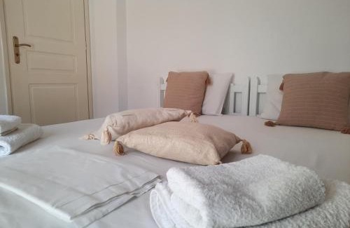Glinado Apartment | Maria's Village Home
