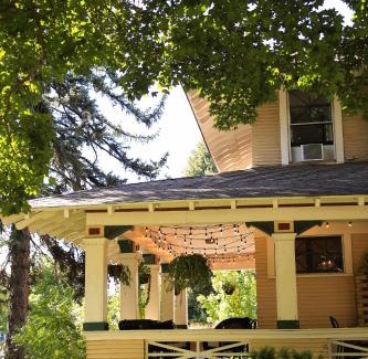 Logan Bed & Breakfast | Marianna Stoltz House