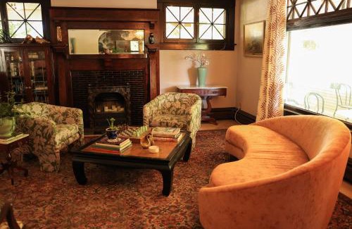 Logan Bed & Breakfast | Marianna Stoltz House