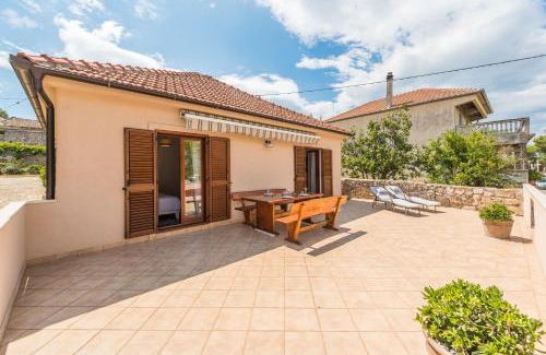 Tkon House | Marica