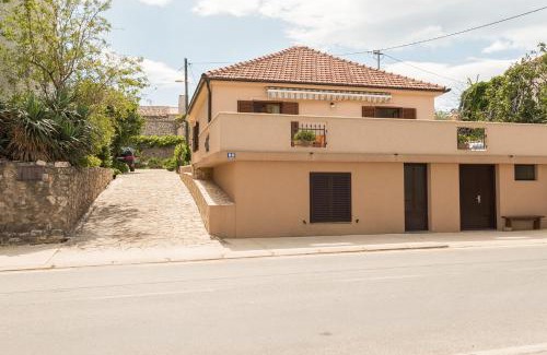 Tkon House | Marica
