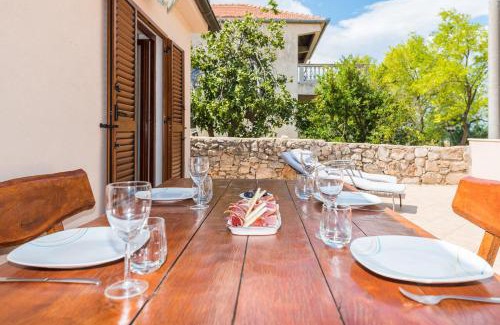 Tkon House | Marica