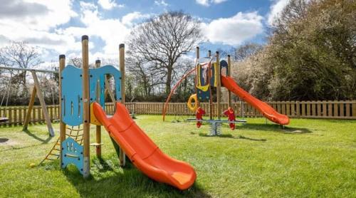 Saxmundham House | Marie Helene, 58 Mallard Carlton Meres Holiday Park