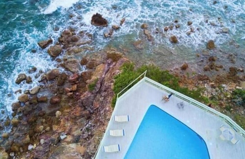 Bolongo Bay Apartment | Marie's Oceanfront Condo-1bdrm-3 Poolsnn