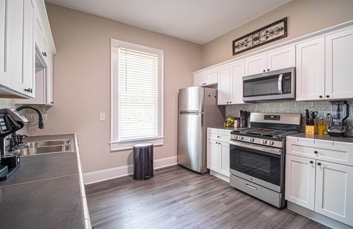 Marietta Apartment | Marietta Square's Home Away!