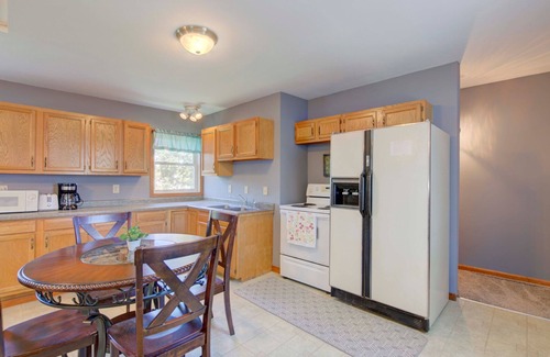 Lake City Apartment | Marigold Apartment - Cute Loft 5 Minutes to Marina