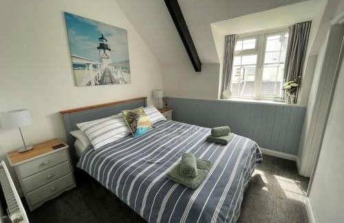 Ilfracombe House | Marigold Cottage