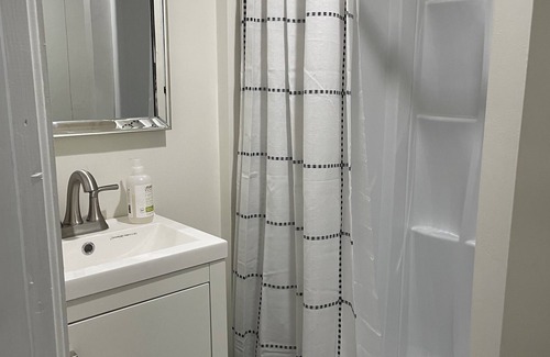Jefferson City Cottage | Marilyn Apartment with designated work space-CNU/smoky mountains/Cherokee Lake