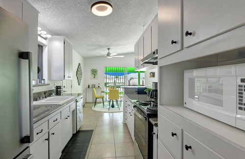 Desert Hot Springs House | Marilyn's Secret - Mid Century Modern Black House
