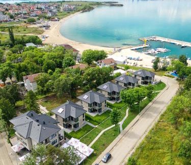 Burgas Villa | Marina Bay Boutique Villas Kraymorie