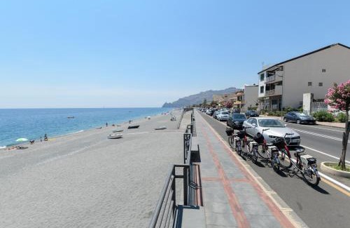 Santa Teresa di Riva Bed & Breakfast | Marina D'Agrò Residence