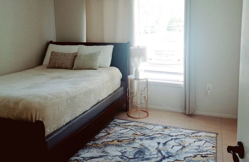 Park East Apartment | Marina downtown