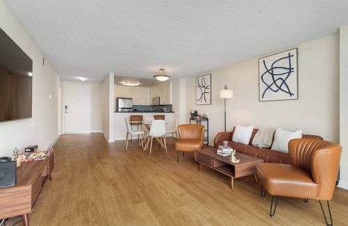Marina Peninsula Apartment | Marina Edge, Bright 1BD 1BA Condo By The Beach.