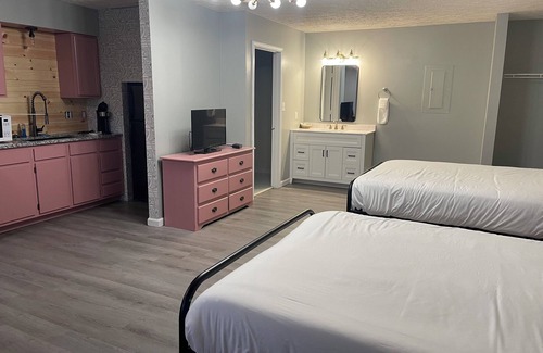 Cadiz Resort | Marina Hotel on Lake Barkley