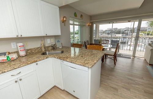 Englewood Condo | Marina One Bedroom Villa by Redawning