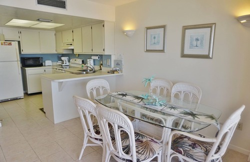 Englewood Villa | Marina One Bedroom Villa by RedAwning