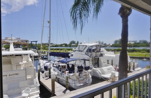 Englewood Villa | Marina One Bedroom Villa by RedAwning
