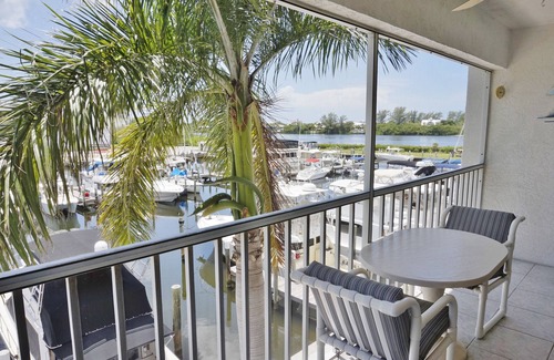 Englewood Villa | Marina One Bedroom Villa by RedAwning
