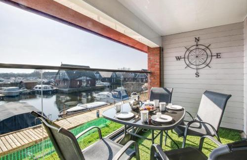 Horning Apartment | Marina Outlook