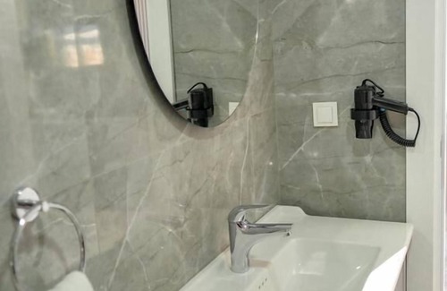 Akyaka City Center Hotel | Marina Port Akyaka