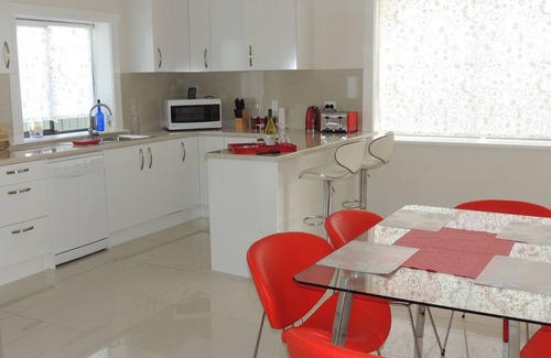 Glenelg North House | 'Marina Retreat' Glenelg, Holiday Home, Great location!