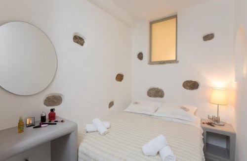 Koronos House | Marina's traditional stone house
