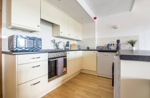 Milford Haven Apartment | Marina View - 3 Bedroom - Milford Haven