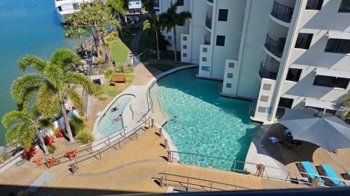 Urangan Apartment | Marina View