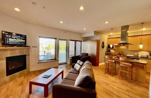 Ucluelet Condo | Marina View
