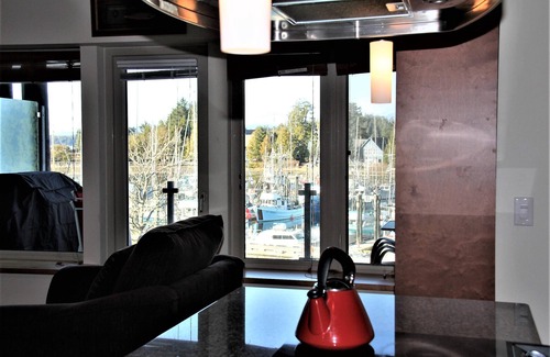 Ucluelet Condo | Marina View