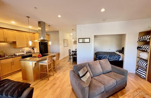 Ucluelet Condo | Marina View on the Harbour