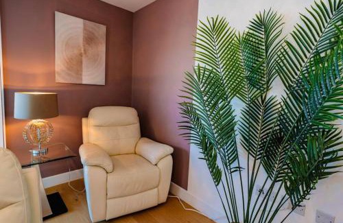 Seafront Apartment | Marina with a view/2 bd flat