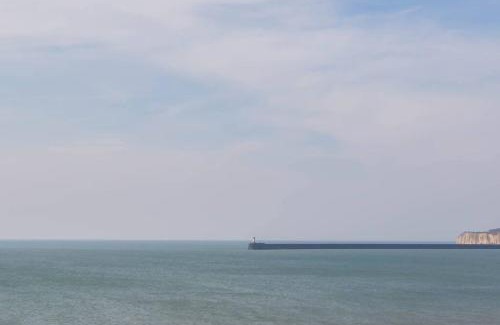 Seaford Apartment | Marine View Apartment By Air Premier