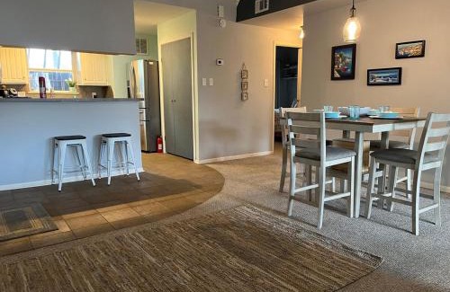 El Lago Apartment | Mariners Village Tranquil Condo