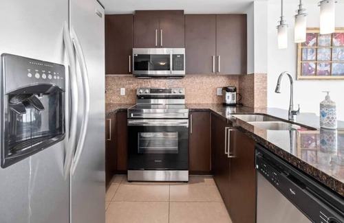 Downtown New Westminster Apartment | Marinus 1001 · 2BD + Den Spacious Luxury Condo